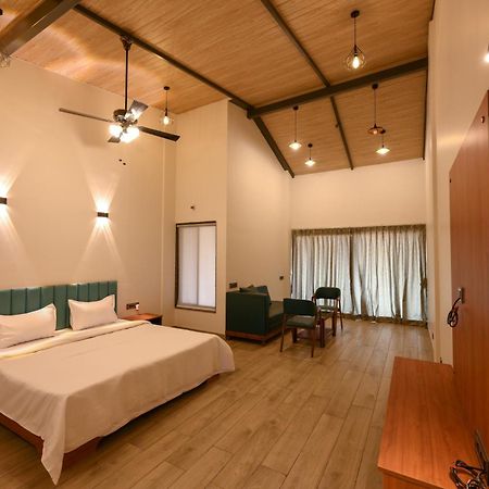 E&G Green Courts Resort At Koroli Hill Station Nashik Eksteriør billede