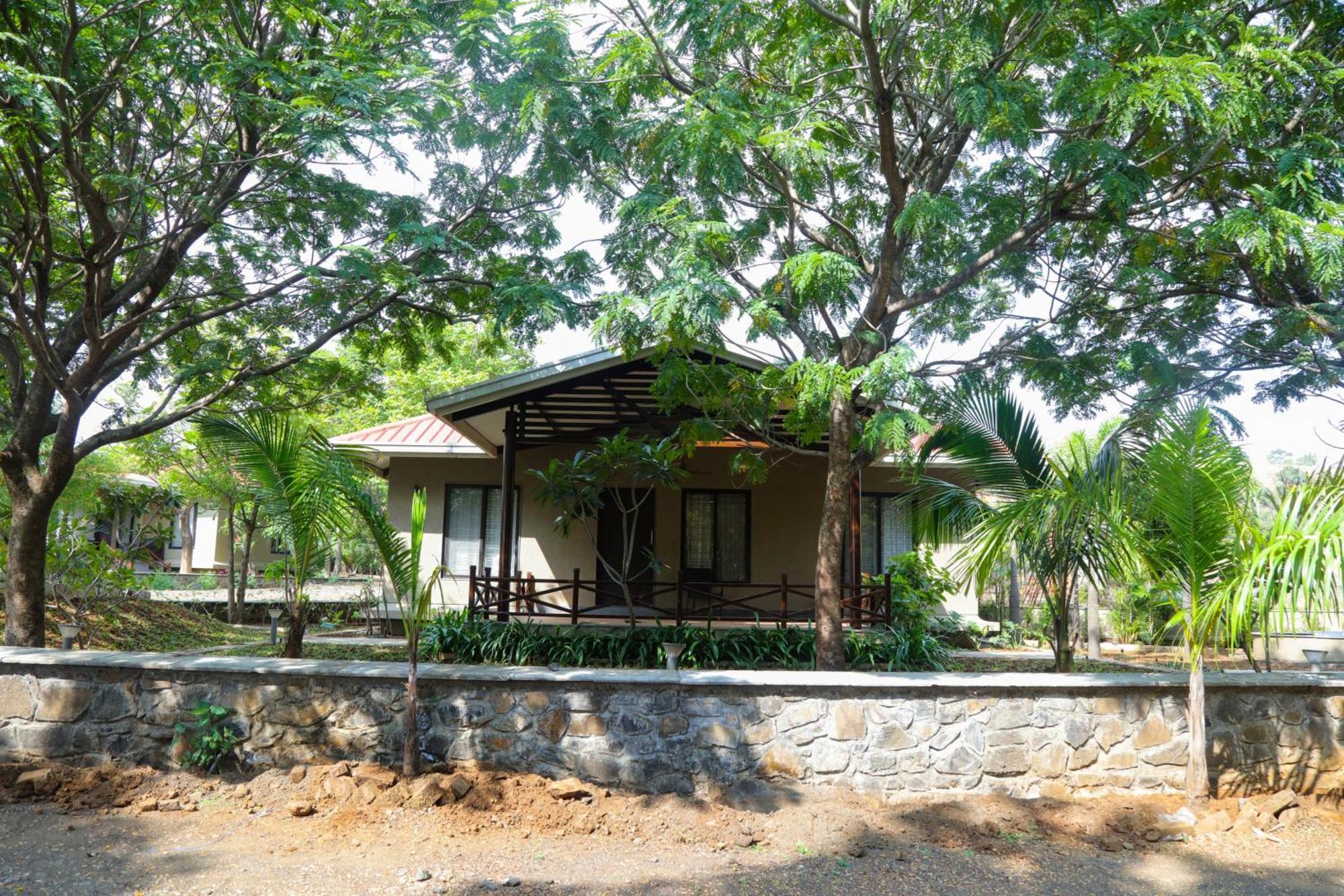 E&G Green Courts Resort At Koroli Hill Station Nashik Eksteriør billede