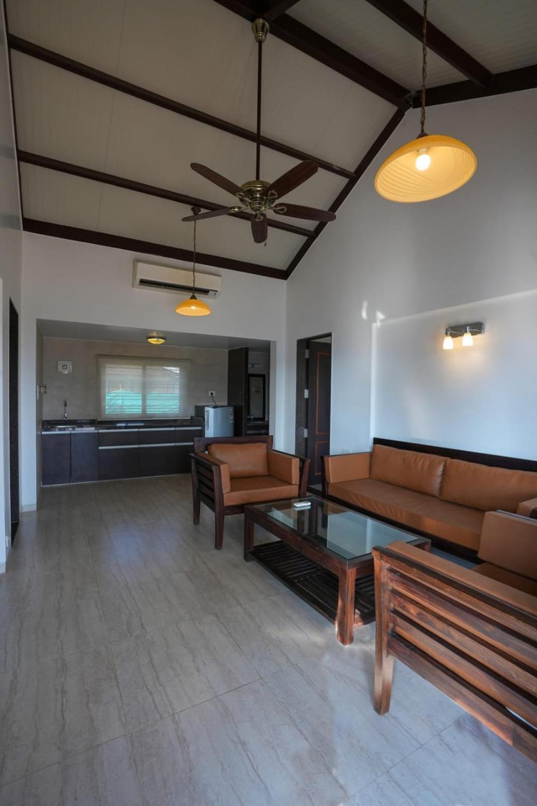 E&G Green Courts Resort At Koroli Hill Station Nashik Eksteriør billede