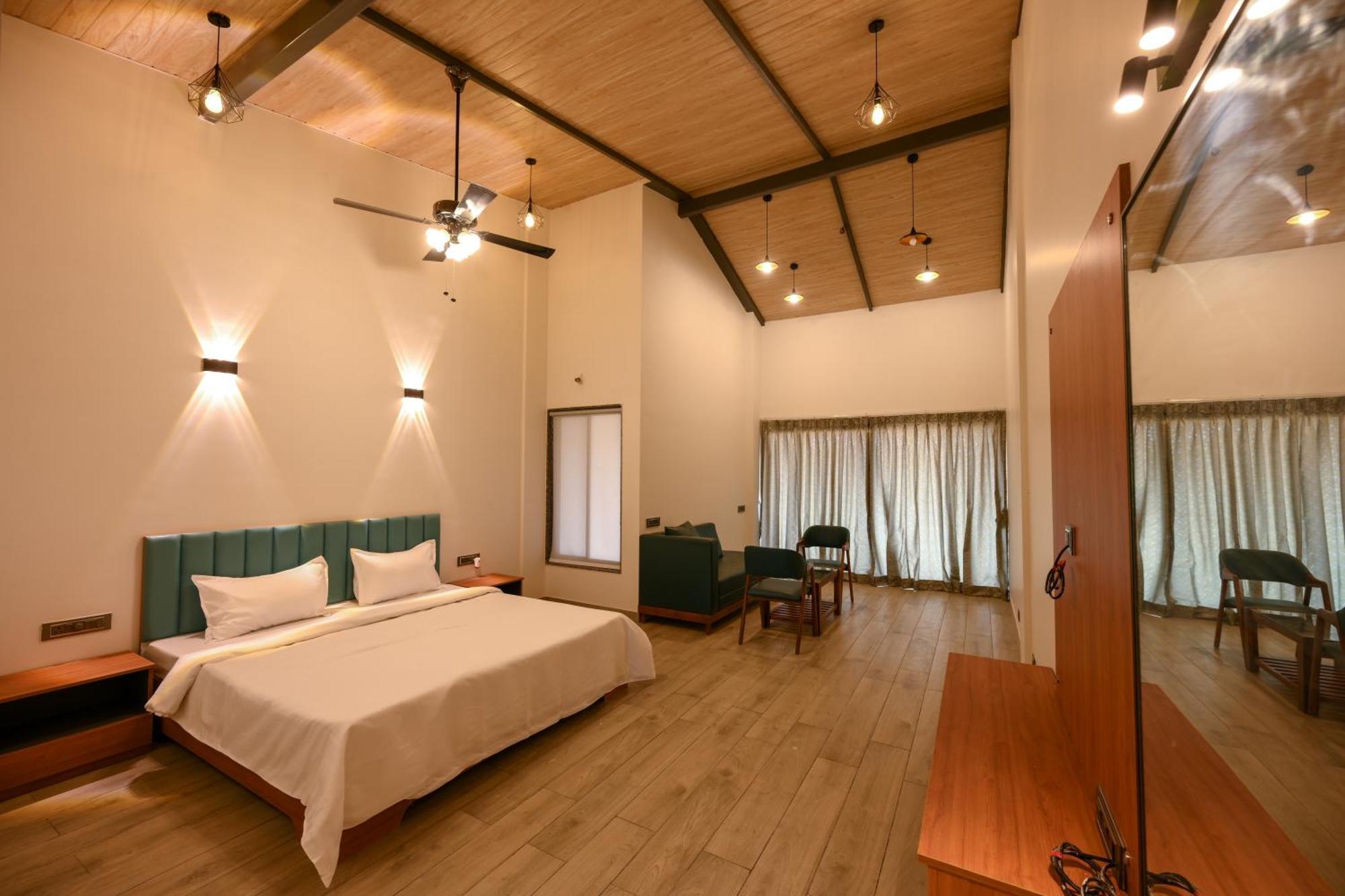 E&G Green Courts Resort At Koroli Hill Station Nashik Eksteriør billede